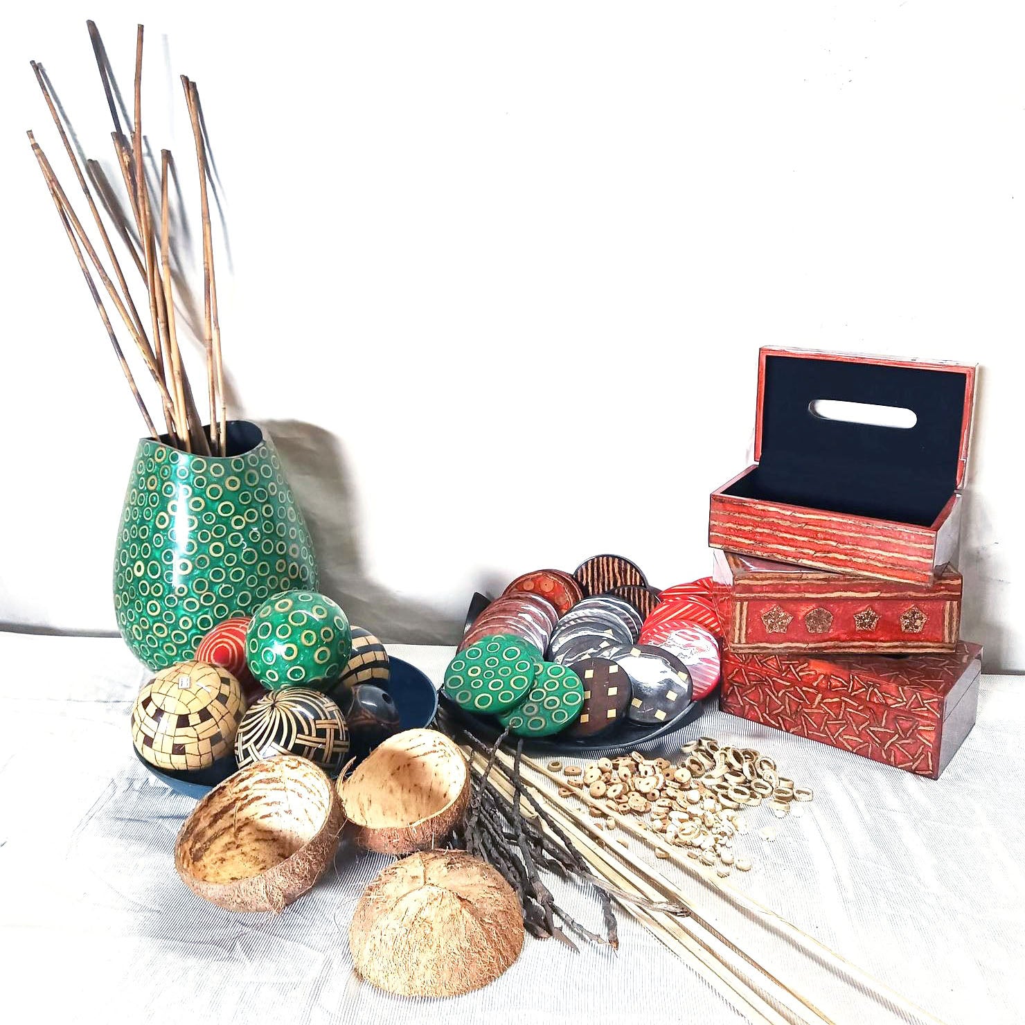 GOLDEN ARTS & FURNISHING