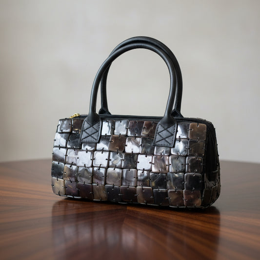 BH - BLACK SHELL SQAURE HANDBAG